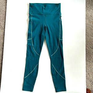 Fabletics NWOT utility legging